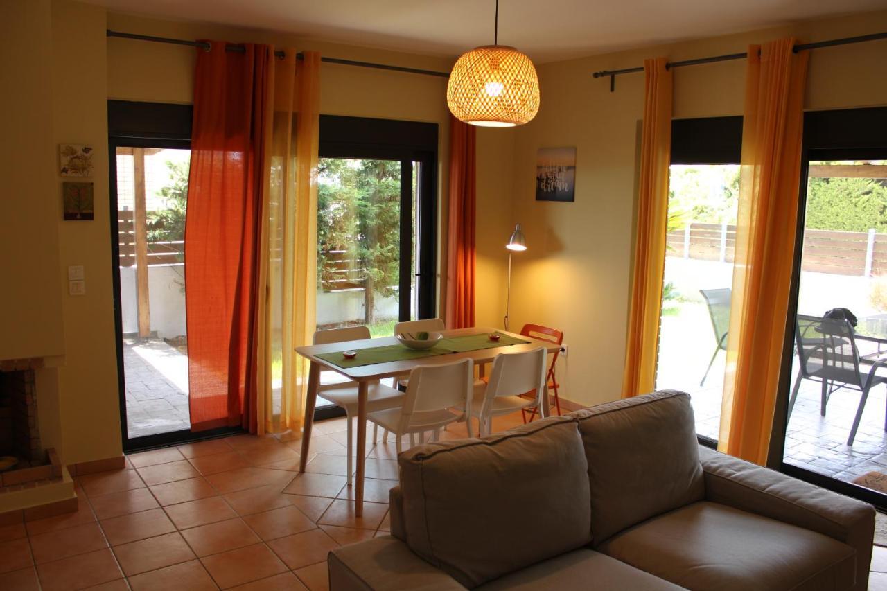 T&A Apartment,Near The Sea. Marathon  Exterior photo